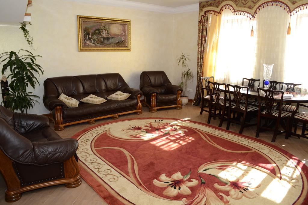 Guesthouse Grand Canyon Камианец-Подилский Екстериор снимка